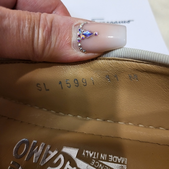 Salvatore Ferragamo flats🥳🥳HOST PICK🥳🥳 - Picture 5 of 10